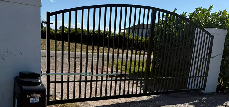 Driveway Fence Repair Estero